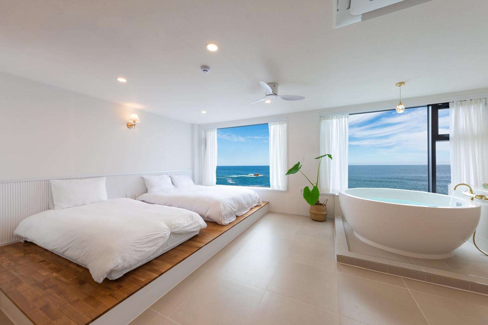 Gangneung Hue Pension Ocean View, Spa, Couple Стая снимка